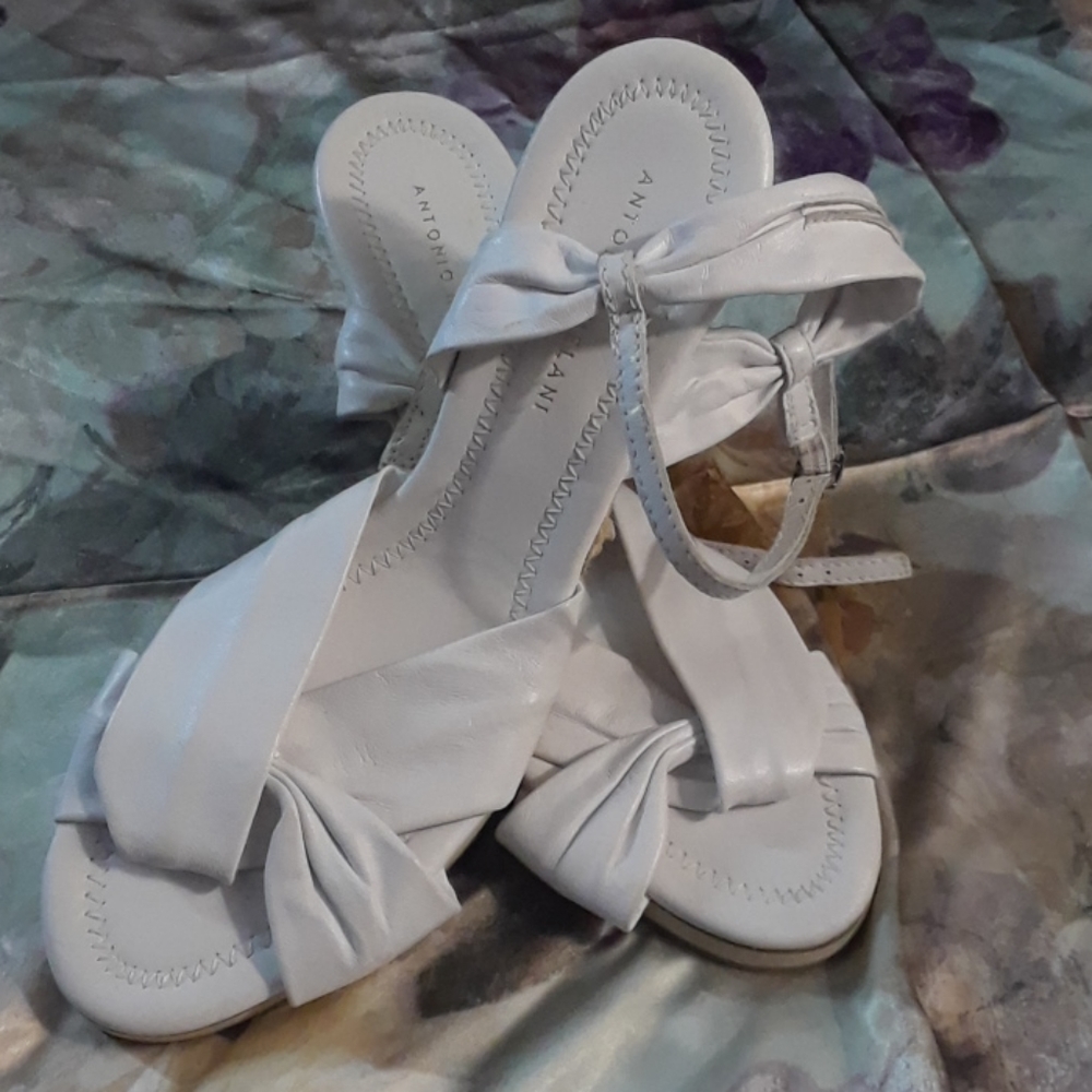 Antonio melani wedges